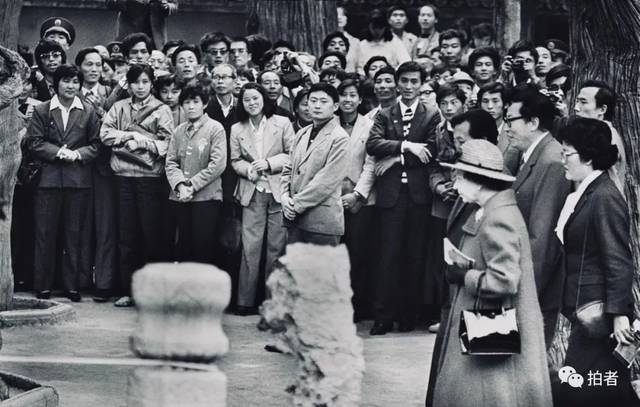 蜜桃视频官防走失 而“官防走失”这四个字海报