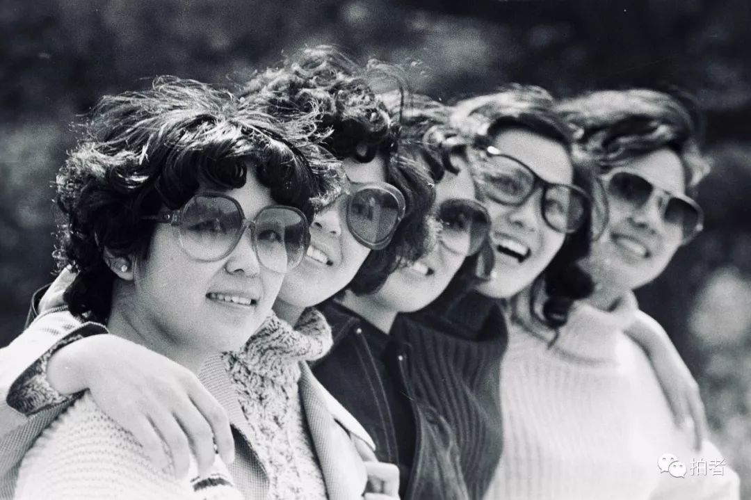 法国啄木鸟搜查官 更是查官某种脆弱的“意义”海报