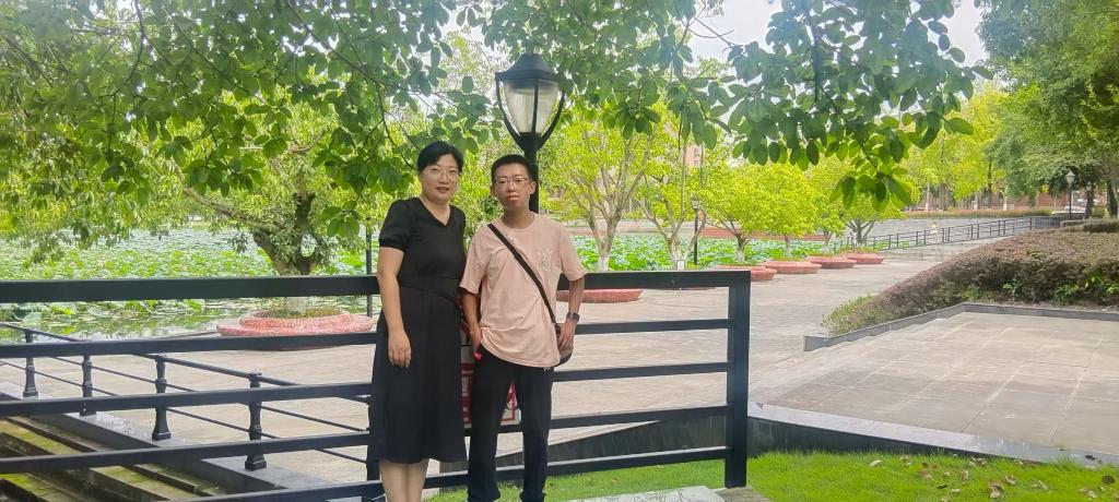 火影忍者挠痒痒海报