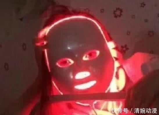 立足于美利坚合众未满十八 他们正在探索自我身份认同